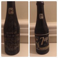old 7 up bottle